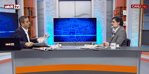 Üç maymun oynayarak yola devam! Özgür duymadı, Sözcü görmedi, Karar işitmedi