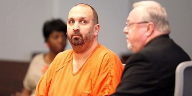 Üç Müslüman genci öldüren cani...