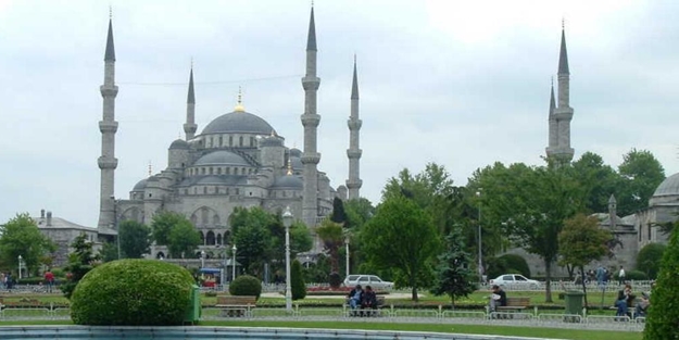 Üç Oluktan Akan Rahmet Çeşmesi: Üç Aylar