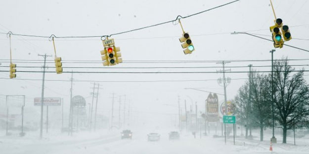 Üç ülke kış fırtınasına teslim oldu! 57 kişi yaşamını yitirdi