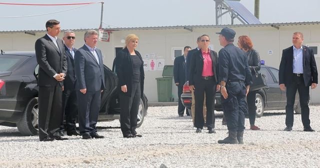 Üç ülkenin cumhurbaşkanlarından sığınmacı kampına ziyaret