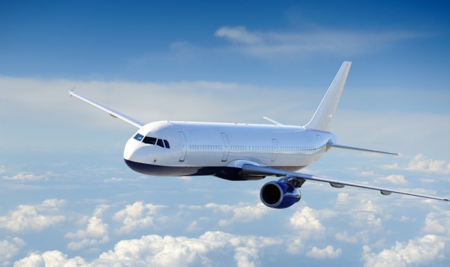 Uçağı bomba ihbarı ile indirdi