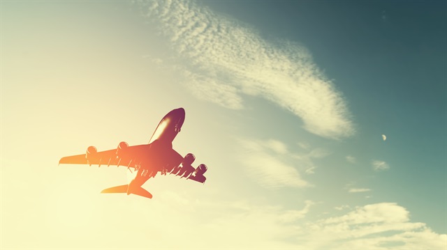 Uçağı rötar yapana 300 euro tazminat
