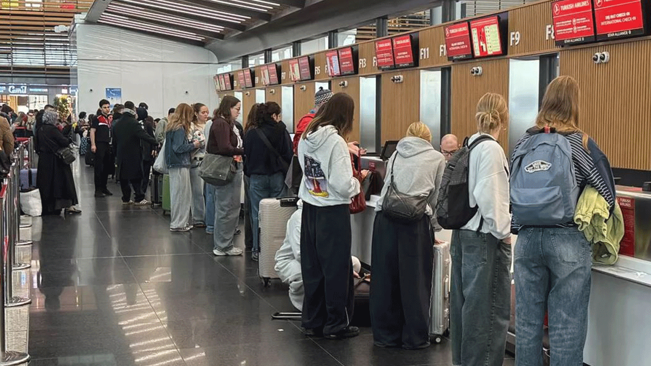 Uçak bileti alanlar dikkat: Bugünden itibaren bu 7 eşya artık uçağa alınmayacak!