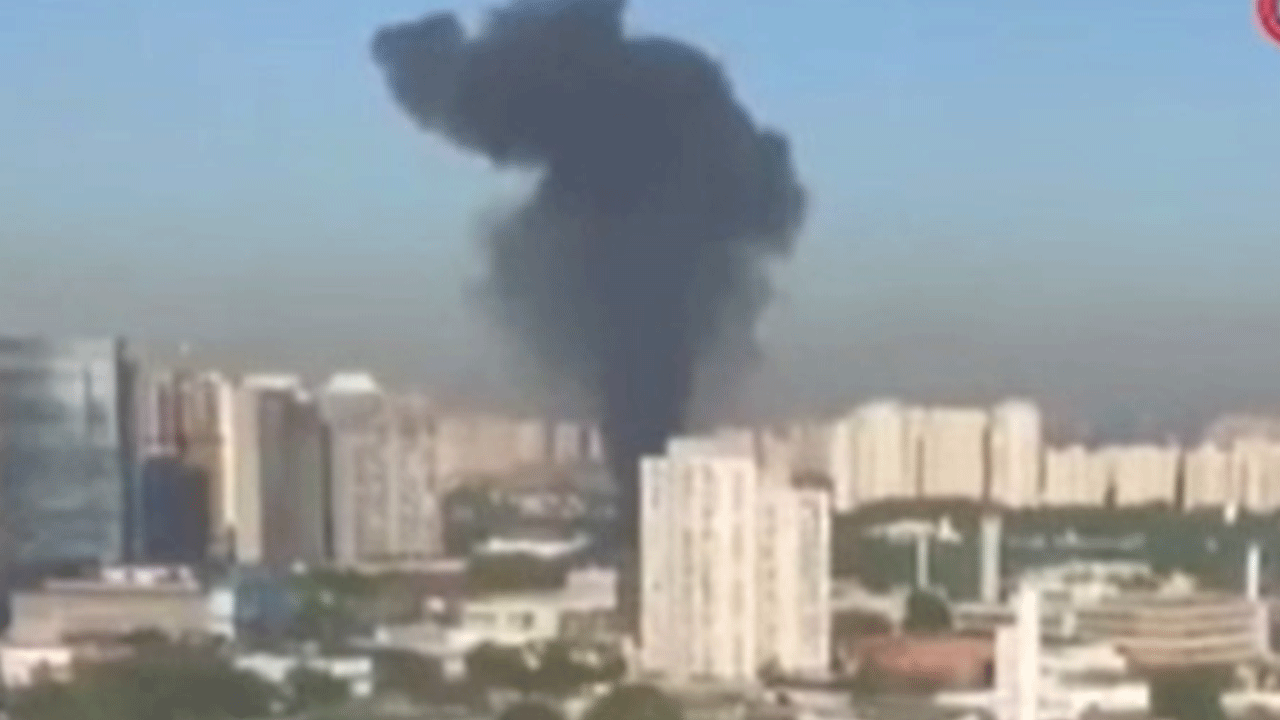 Uçak caddenin ortasına düştü: Ölü ve yaralılar var!