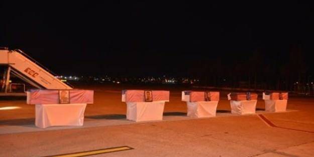 Uçak kazasında hayatını kaybeden Rus mürettebat törenle uğurlandı