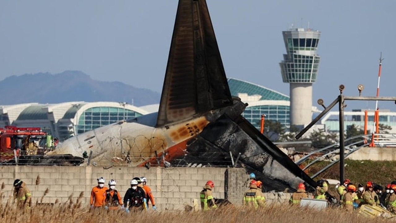 Uçak kazasında hayatta kalmak mümkün mü?