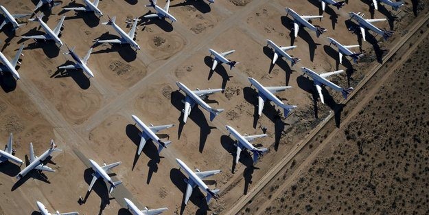 Uçaklar yok olmayı bekliyor