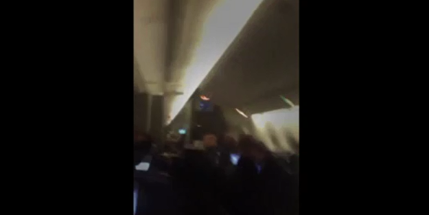 Uçakta korku tavan yaptı!