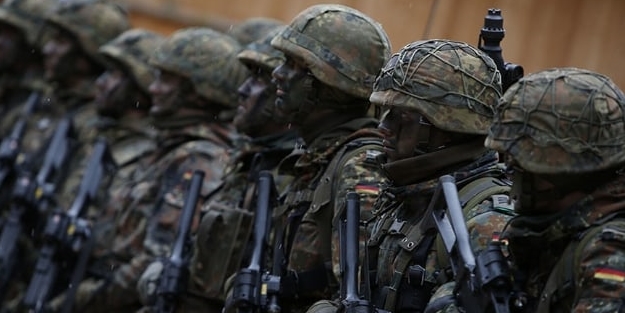 Uçamayan uçaklar, çalışmayan tanklar... Alman ordusu perişan!