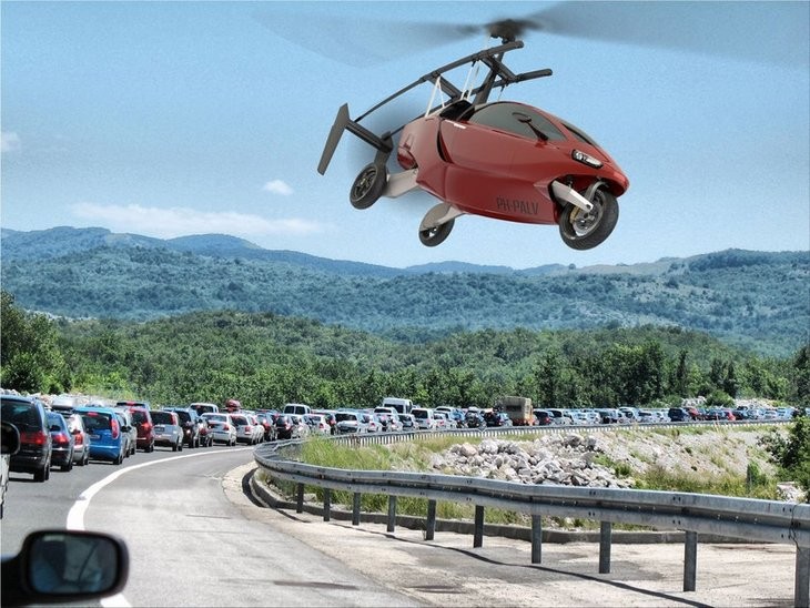 Uçan araba satışa çıkıyor