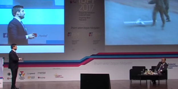 Uçan İHA'nın üstünden atlayan Türk askeri