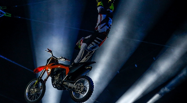 “Uçan motosikletler” Antalya’da sezona başladı