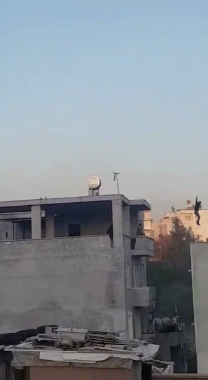 ’Uçan torbacı’ ayağı kırık yakalandı 