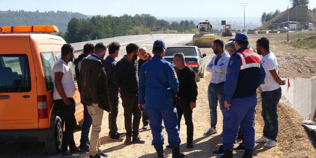Ücretlerini alamayan işçiler tepki gösterdi