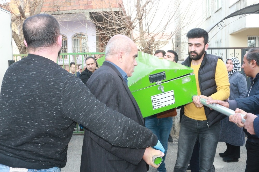 Ücretli öğretmen soba kurbanı oldu 