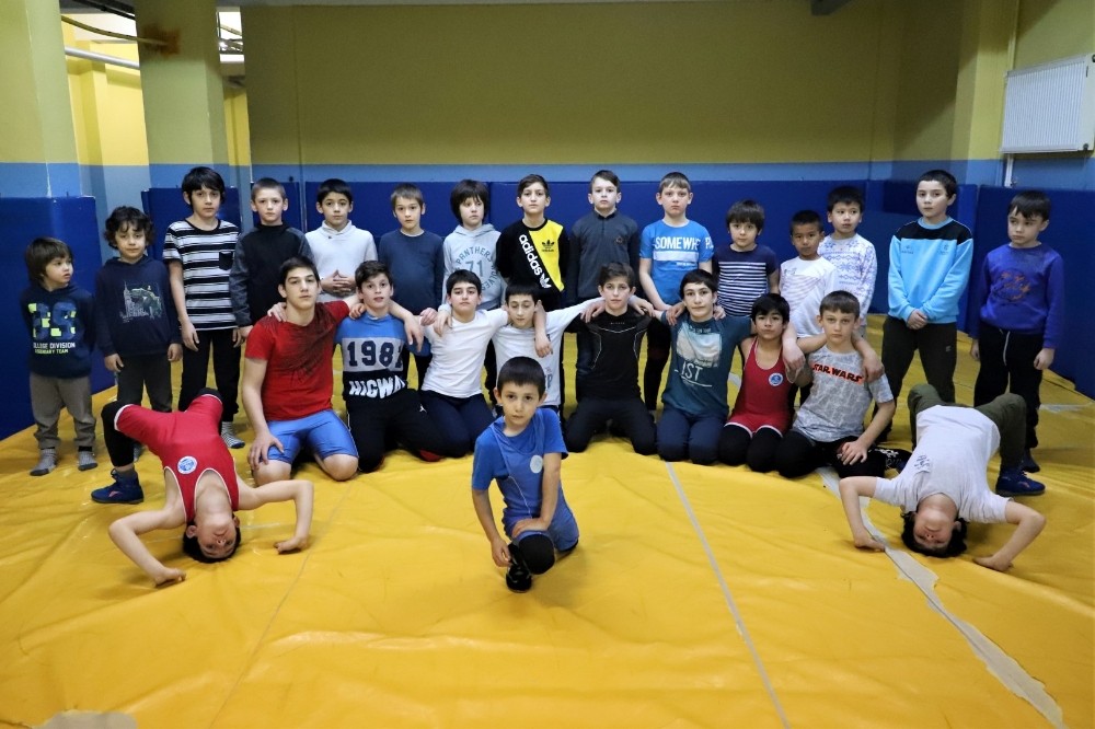 Ücretsiz Spor Okulları ata sporu güreşi sevdiriyor 