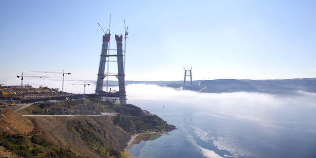 Üçüncü köprünün ulaşım yolu trafiğe açıldı