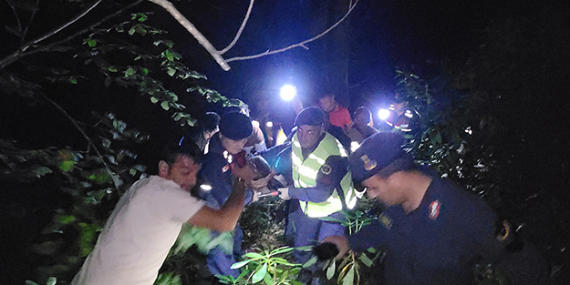 Uçuruma yuvarlanan kamyondan 5 saatte kurtarıldı! Hastanede hayatını kaybetti