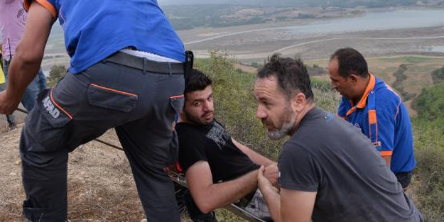 Uçuruma yuvarlanan paraşütçüyü AFAD kurtardı