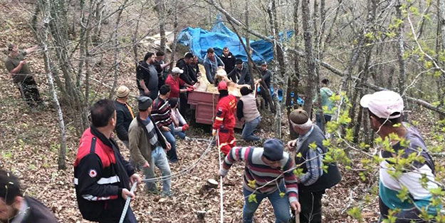 Uçurumdan yuvarlanan inek ve sahibi için seferber oldular