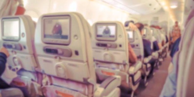 Uçuş görevlileri uçakta neden su içmiyor?