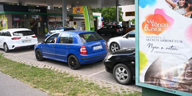 Ucuz akaryakıt için ülkeye akın ettiler!