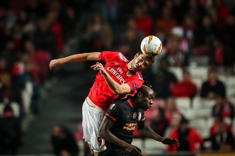 UEFA Avrupa Ligi: Benfica: 0 - Galatasaray: 0 (İlk yarı ...