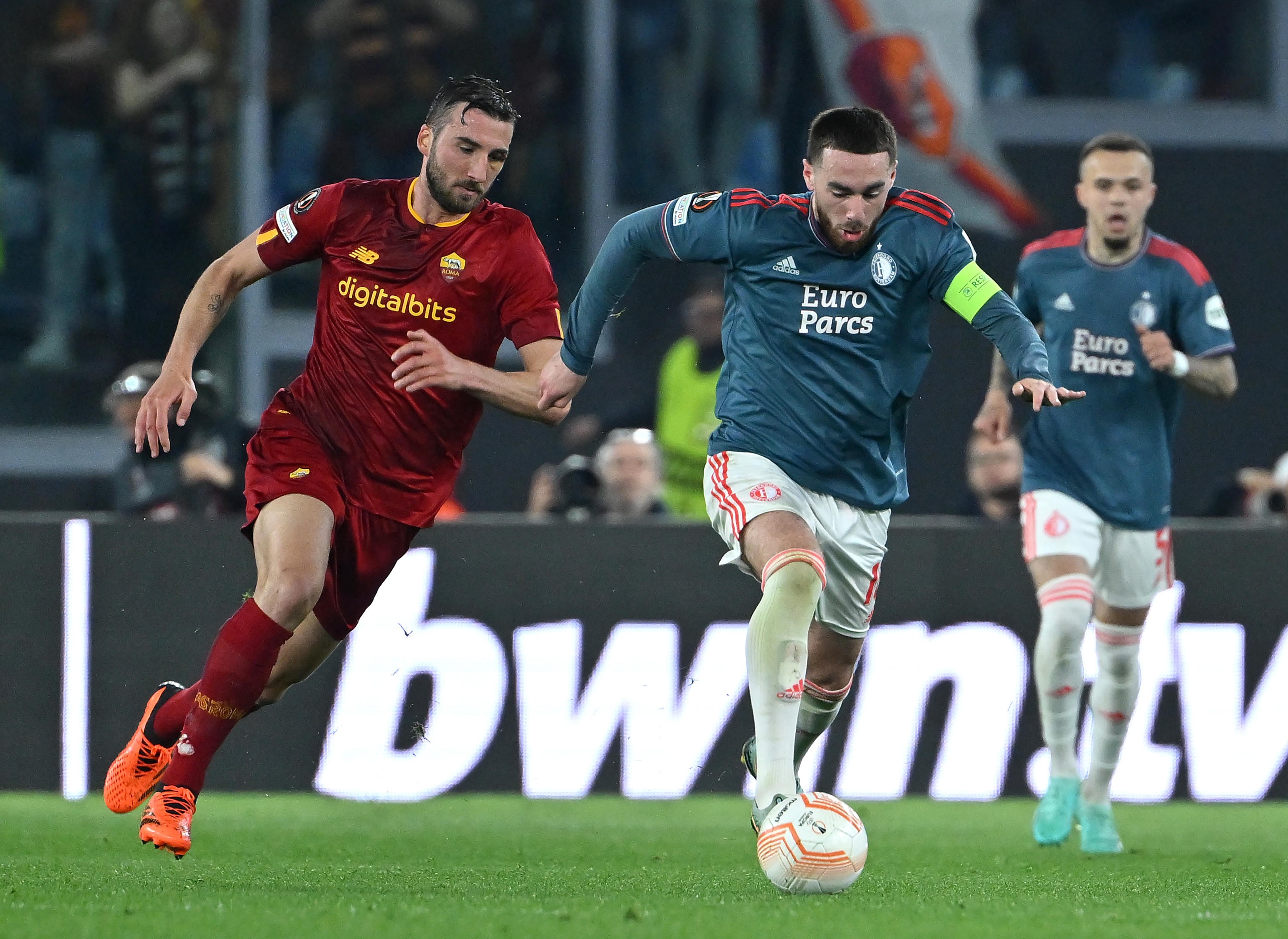 UEFA Avrupa Ligi ve Konferans Ligi'nde yarı finalistler belli oldu