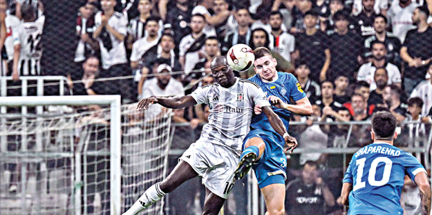 Uefa Konferans Ligi: Kartal gruplarda: Türkiye'yi ayağa kaldırdı! Kiev'i tahtından etti...