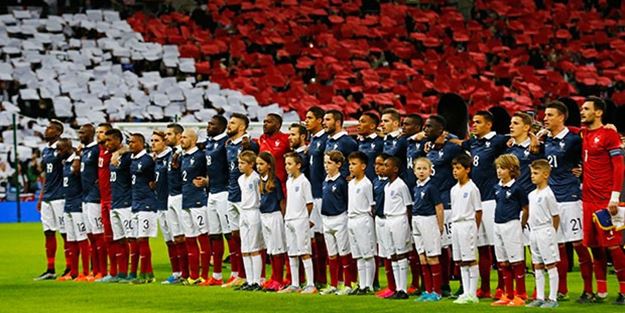 UEFA'dan ikiyüzlülük: Reddetti!