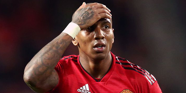 UEFA'dan Manchester United-Valencia maçına soruşturma!