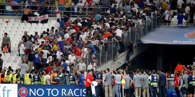 UEFA'dan şok karar! EURO 2016'dan diskalifiye...