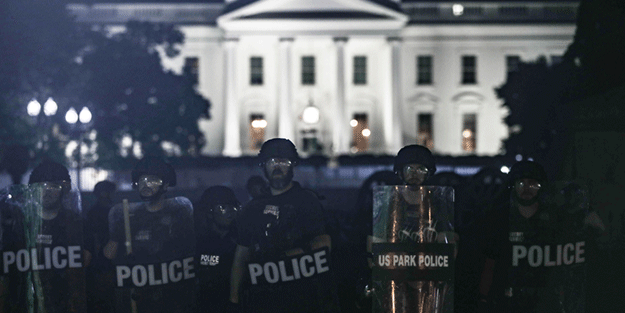 UFC Başkanından flaş açıklama! Dövüşçüler sokaklara salınıyor