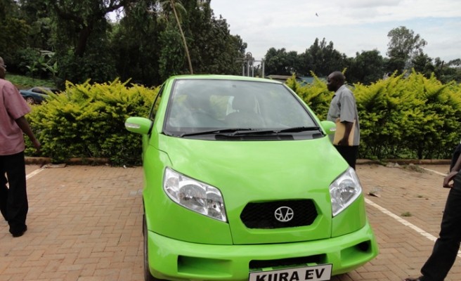 Uganda yerli hibrit aracını test etti