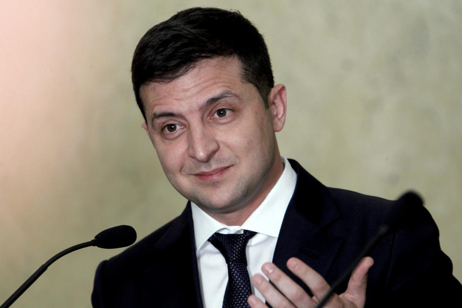Ukrayna Devlet Başkanı Zelenskiy : “Virüsten korunmak için babaanne yöntemlerinizi bir kenara bırakın” 