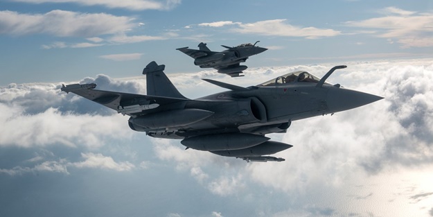 Ukrayna Fransa'dan savaş uçağı alacak mı? Açıklama geldi