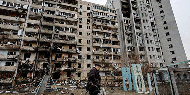 Rus ordusu tahliye edilen Ukrayna vatandaşlarına saldırdı