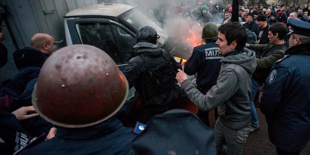 Ukrayna'da 2 milyon kişi evinden oldu