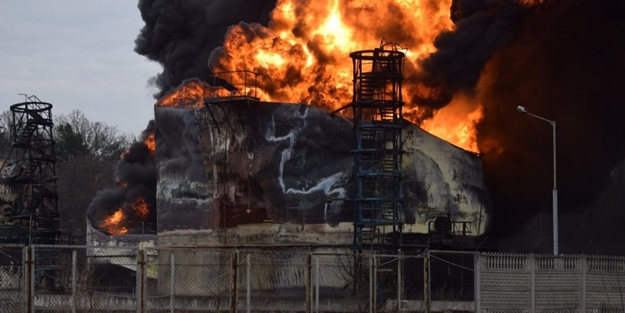 Ukrayna'da 3 gündür söndürülemeyen yangın