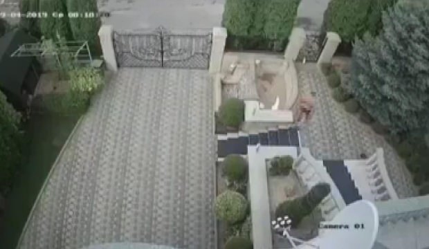 Ukrayna’da bombalı paketi açtı hayatının şokunu yaşadı