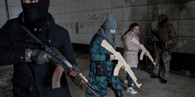 Ukrayna'da kitlesel ayaklanma tehlikesi! Gözaltılar var!