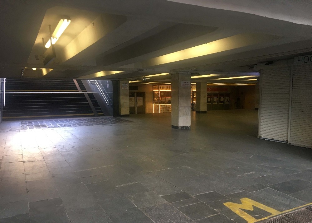 Ukrayna’da korona endişesi nedeniyle metrolar kapatıldı 