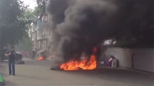 Ukrayna'da televizyon binasını ateşe verdiler