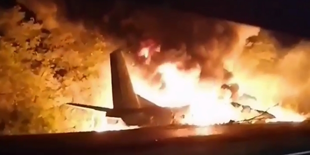 Ukrayna'da uçak düştü! Çok sayıda ölü var