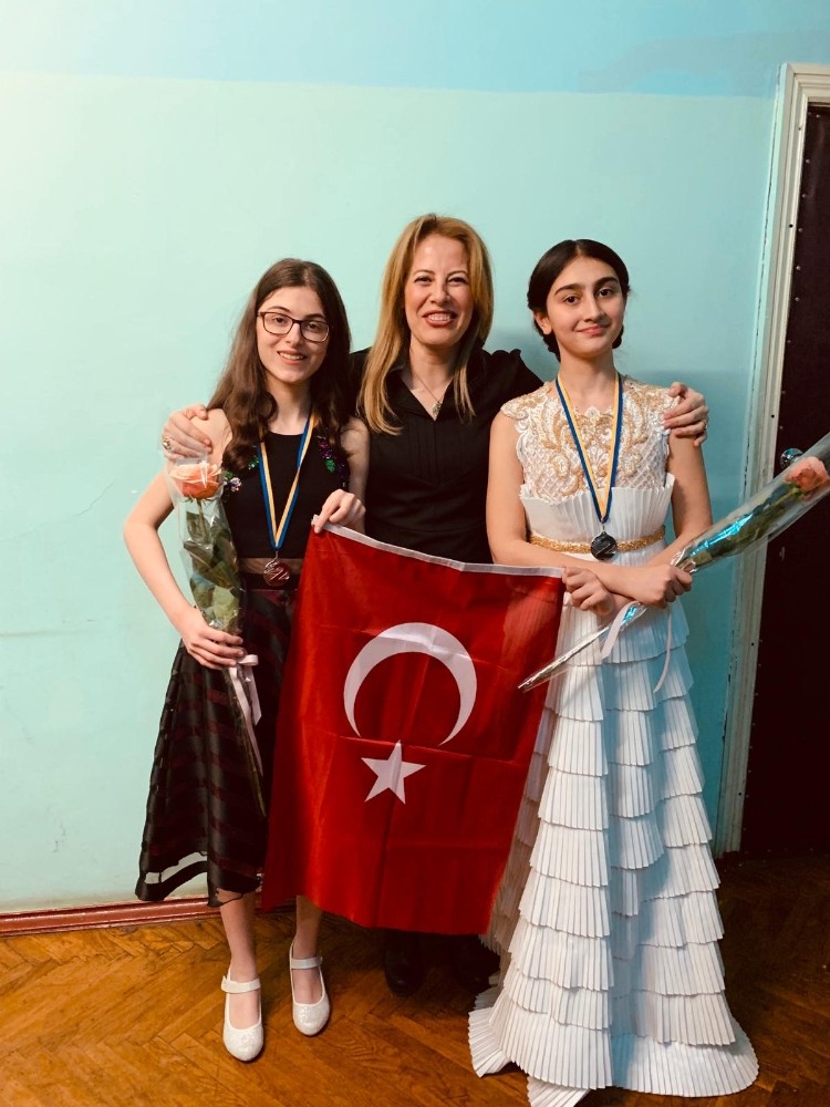 Ukrayna’daki arp yarışmasında Türk öğrenciler ikinci oldu 