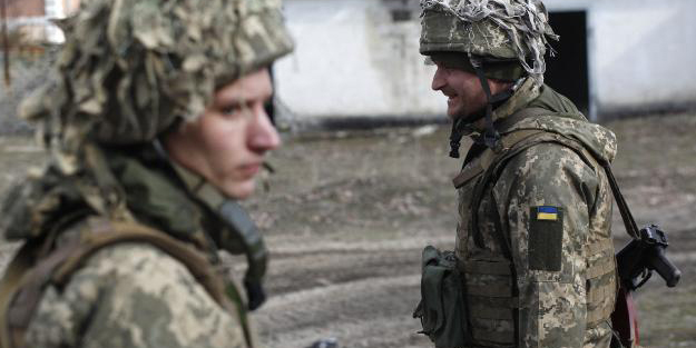 Ukrayna'dan flaş açıklama: Rus askeri birlikleri bölgeden çekilmeye başladı