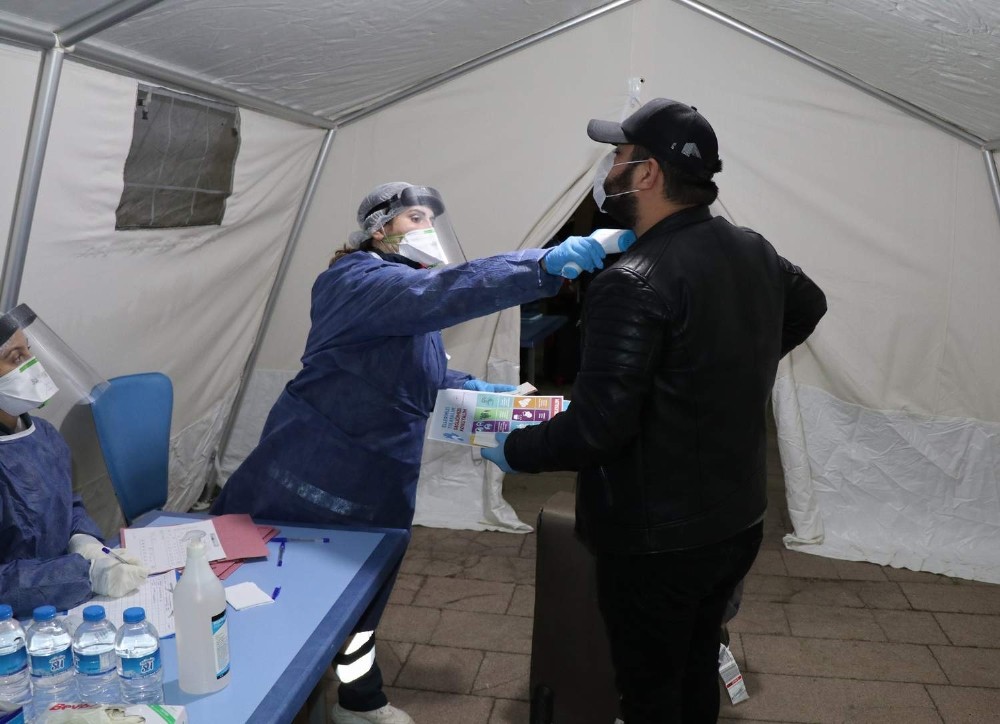 Ukrayna’dan getirilen 298 Türk vatandaşı Manisa’daki yurtta karantinaya alındı 
