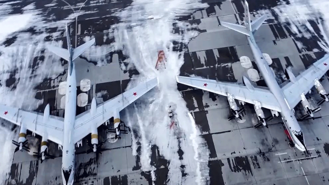 Ukrayna’dan Rusya üslerine İHA saldırısı: 40 uçak yok edildi!