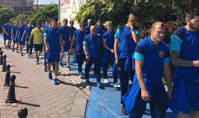 Ukraynalı futbolcular Konya sokaklarında